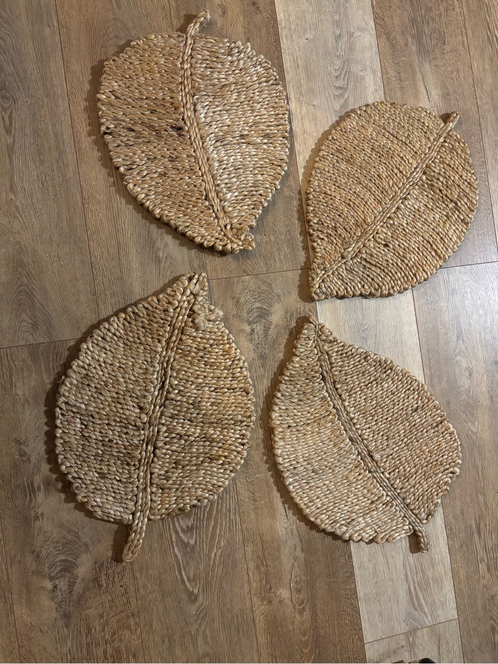 🌿 Rex London Handwoven Natural Seagrass Leaf Placemats - Set of 4 🌿